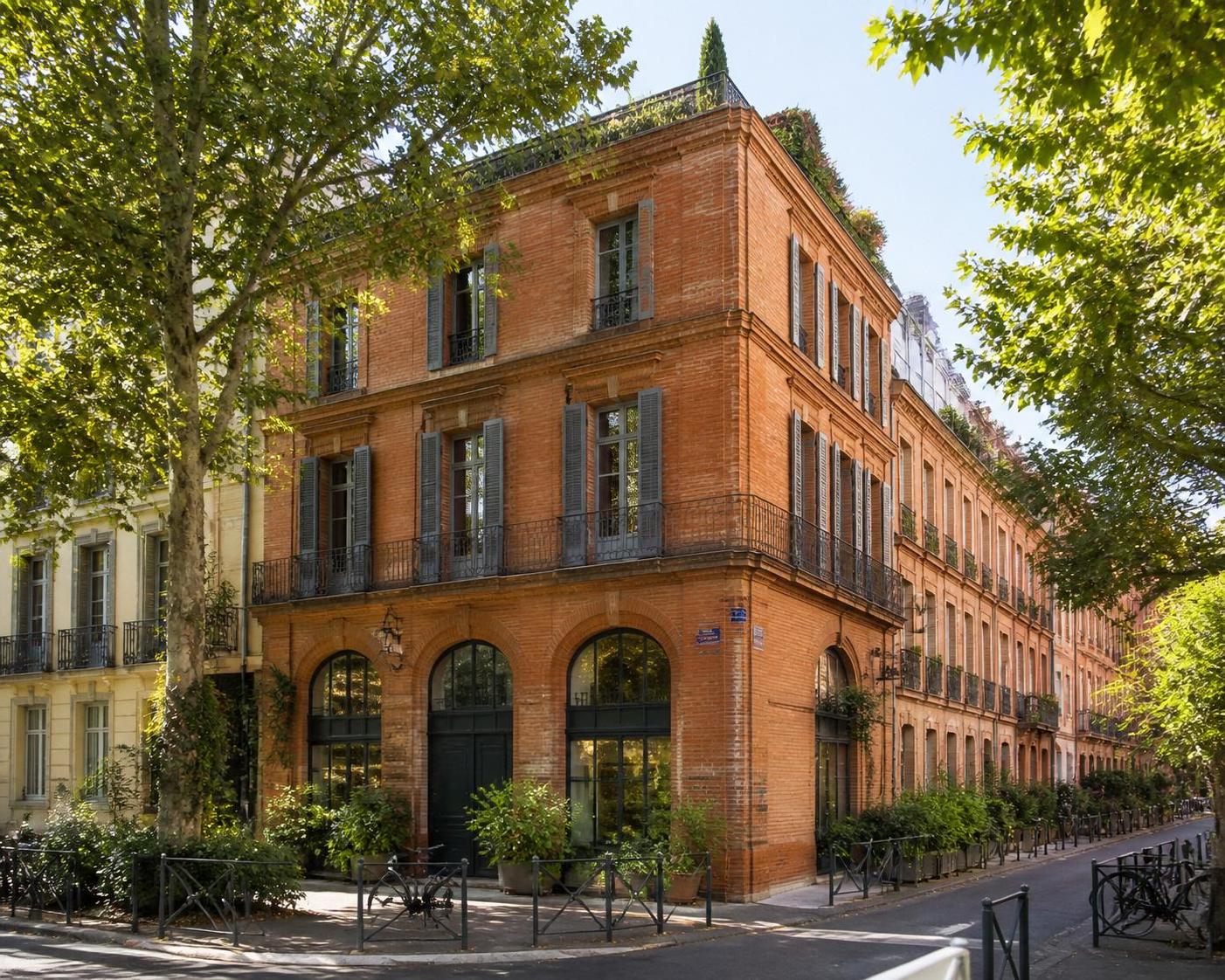 découvrez les quartiers de toulouse à privilégier pour un investissement immobilier durable et rentable. conseils et analyses pour bien choisir votre immeuble.