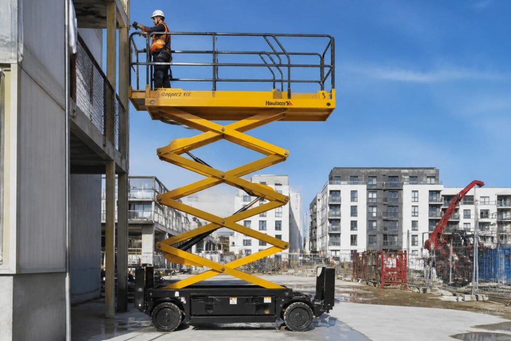 découvrez comment choisir la meilleure plateforme élévatrice à ciseaux pour assurer la sécurité de vos travaux en hauteur. conseils et critères essentiels pour un choix optimal.