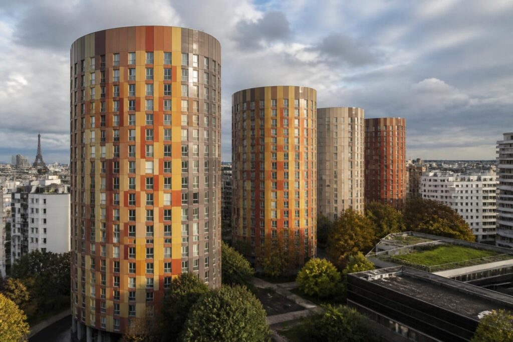 découvrez les tours aillaud, un exemple emblématique d'architecture utopique qui suscite débats et divisions dans le paysage parisien.