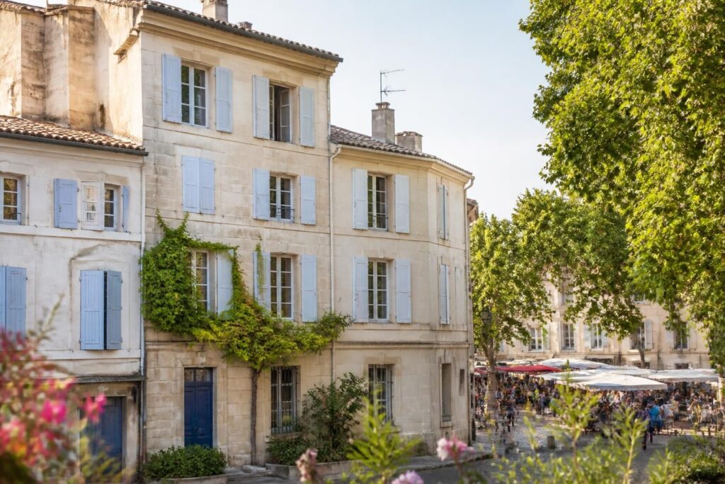 découvrez où trouver un appartement à louer à arles offrant le meilleur rapport qualité-prix. conseils et astuces pour une location réussie et économique.