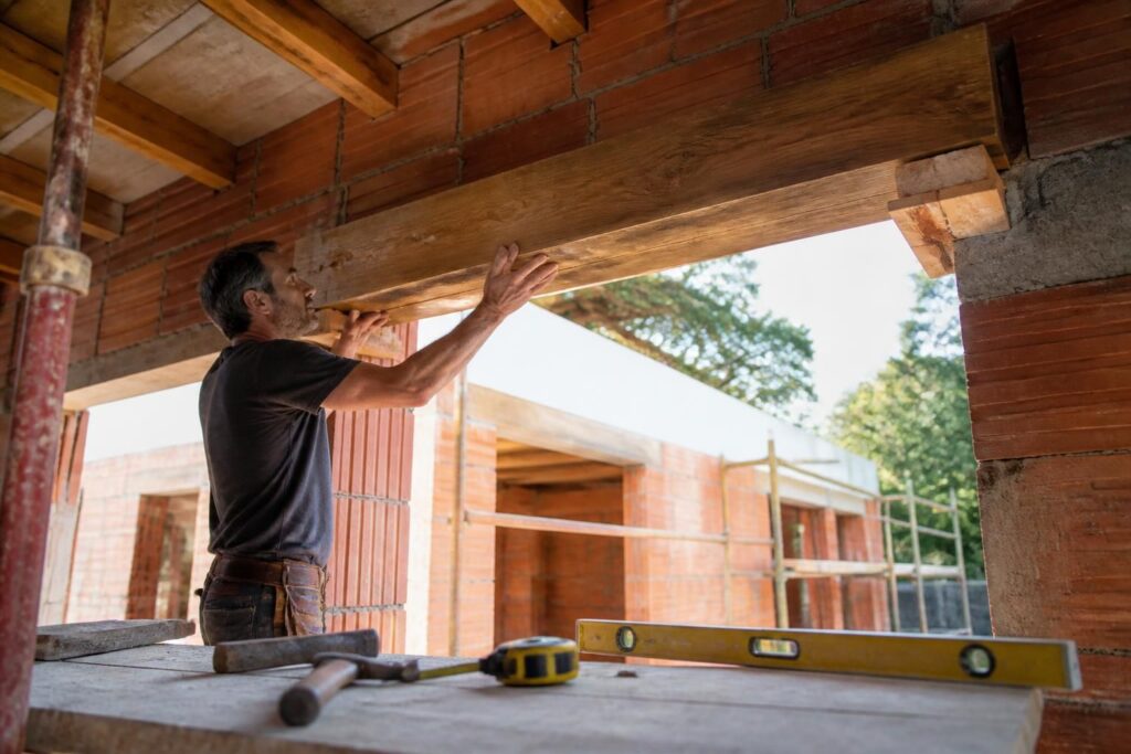 découvrez comment choisir et installer un chevêtre en bois, un élément essentiel pour sécuriser et renforcer l'ouverture de vos fenêtres ou portes.